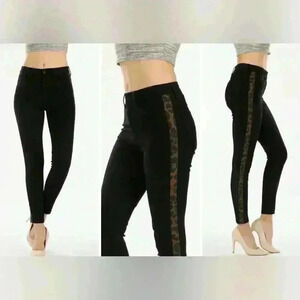 Black jean with cheetah detail